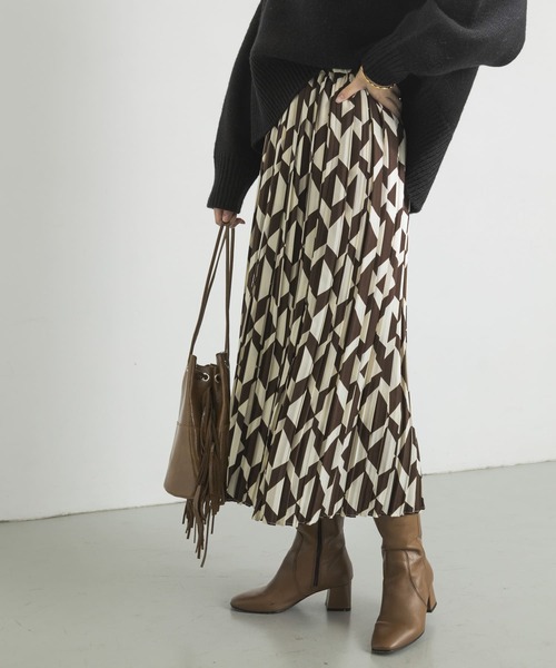 URBAN RESEARCH(アーバンリサーチ)の「ジオメトリックプリーツスカート(スカート・レディース・ブラック/ブラウン・FREE)」の13枚目の写真