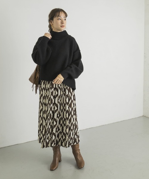 URBAN RESEARCH(アーバンリサーチ)の「ジオメトリックプリーツスカート(スカート・レディース・ブラック/ブラウン・FREE)」の3枚目の写真