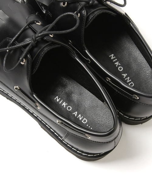 niko and...（ニコアンド）の「フェイクレザーキルトデッキシューズ（モカシン/デッキシューズ・メンズ・ブラック/ベージュ・MEDIUM/LARGE）」の19枚目の写真