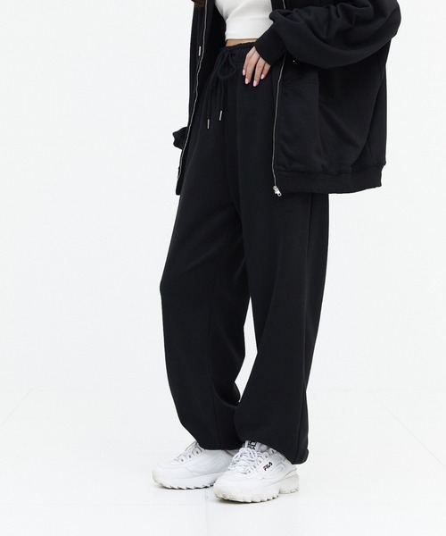 17HR（セブンティーンアワーズ）の「ロゴスウェットパンツ【セットアップ可】（スウェットパンツ・レディース・ライトグレー/ブラック・FREE）」の4枚目の写真