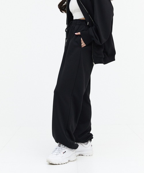 17HR（セブンティーンアワーズ）の「ロゴスウェットパンツ【セットアップ可】（スウェットパンツ・レディース・ライトグレー/ブラック・FREE）」の5枚目の写真