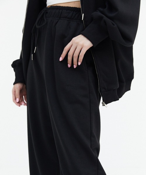 17HR（セブンティーンアワーズ）の「ロゴスウェットパンツ【セットアップ可】（スウェットパンツ・レディース・ライトグレー/ブラック・FREE）」の6枚目の写真