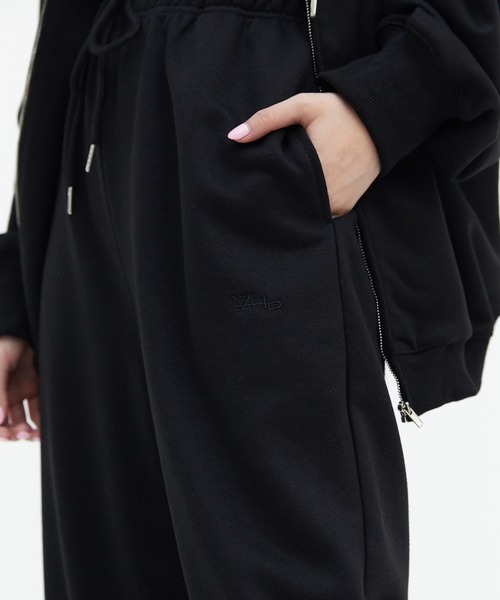 17HR（セブンティーンアワーズ）の「ロゴスウェットパンツ【セットアップ可】（スウェットパンツ・レディース・ライトグレー/ブラック・FREE）」の7枚目の写真