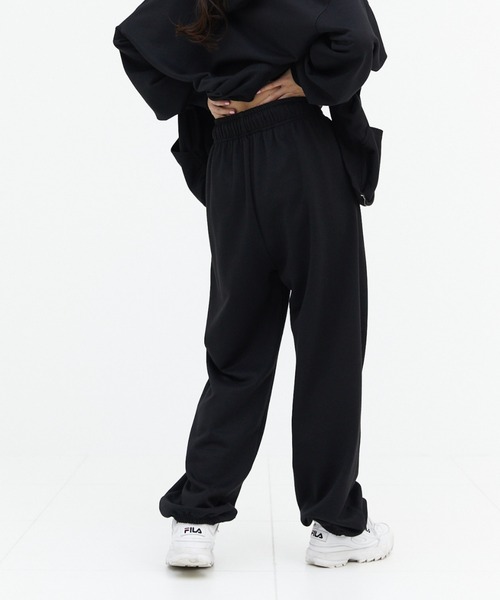 17HR（セブンティーンアワーズ）の「ロゴスウェットパンツ【セットアップ可】（スウェットパンツ・レディース・ライトグレー/ブラック・FREE）」の8枚目の写真