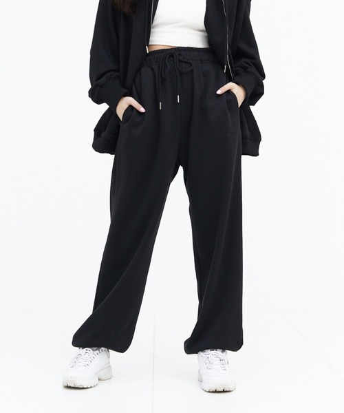 17HR（セブンティーンアワーズ）の「ロゴスウェットパンツ【セットアップ可】（スウェットパンツ・レディース・ライトグレー/ブラック・FREE）」の3枚目の写真