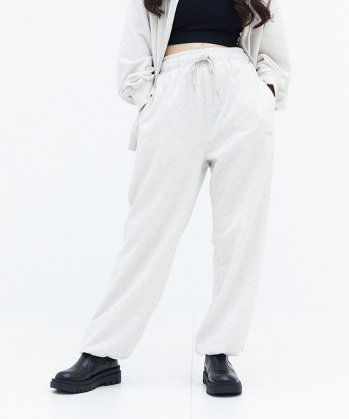 17HR（セブンティーンアワーズ）の「ロゴスウェットパンツ【セットアップ可】（スウェットパンツ・レディース・ライトグレー/ブラック・FREE）」の19枚目の写真