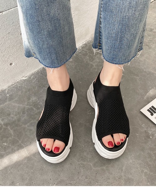 Shoes in Closet（シューズインクローゼット）の「軽量厚底 ストレッチ メッシュ スポーツサンダル 7849（サンダル・レディース・ベージュ/ブラック×ホワイト/ブラック×ブラック・LL/3L/4L/S/M/L/XS）」の10枚目の写真