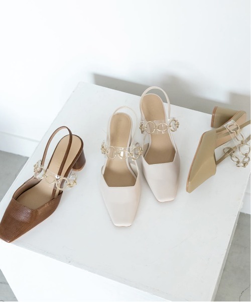 RANDA（ランダ）の「ゴールドチェーンバックストラップパンプス（パンプス・レディース・アイボリー/ブラウン/グリーン・LL/M/L/S）」の4枚目の写真