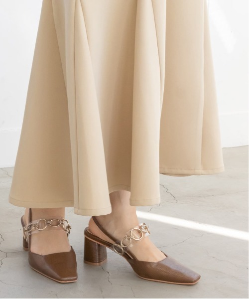 RANDA（ランダ）の「ゴールドチェーンバックストラップパンプス（パンプス・レディース・アイボリー/ブラウン/グリーン・LL/M/L/S）」の8枚目の写真