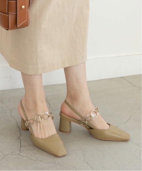 RANDA（ランダ）の「ゴールドチェーンバックストラップパンプス（パンプス・レディース・アイボリー/ブラウン/グリーン・LL/M/L/S）」の9枚目の写真