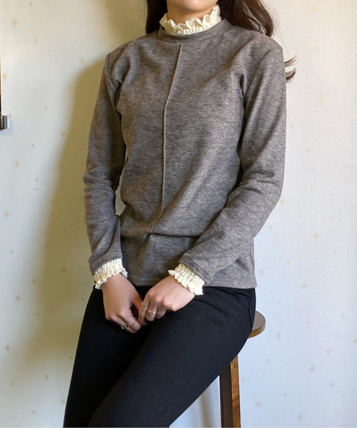 Loco Ocean（ロコオーシャン）の「レイヤード風 レース付き裏起毛綺麗めトップス（Tシャツ/カットソー・レディース・ブラック/ベージュ/グレー/チャコール・FREE）」の4枚目の写真