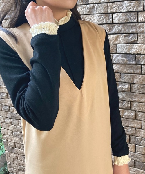 Loco Ocean（ロコオーシャン）の「レイヤード風 レース付き裏起毛綺麗めトップス（Tシャツ/カットソー・レディース・ブラック/ベージュ/グレー/チャコール・FREE）」の2枚目の写真