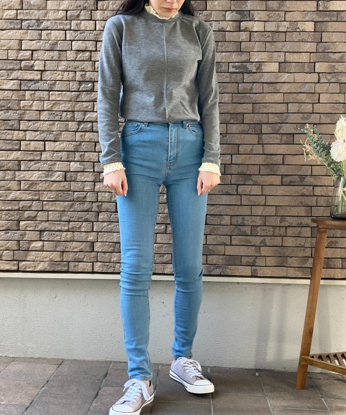 Loco Ocean（ロコオーシャン）の「レイヤード風 レース付き裏起毛綺麗めトップス（Tシャツ/カットソー・レディース・ブラック/ベージュ/グレー/チャコール・FREE）」の6枚目の写真