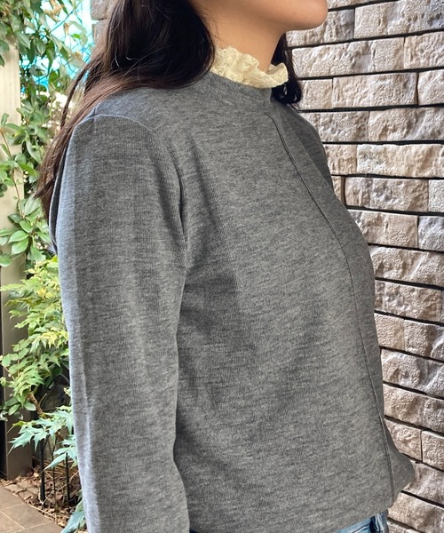 Loco Ocean（ロコオーシャン）の「レイヤード風 レース付き裏起毛綺麗めトップス（Tシャツ/カットソー・レディース・ブラック/ベージュ/グレー/チャコール・FREE）」の11枚目の写真