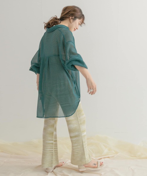 ITEMS URBANRESEARCH(アイテムズ アーバンリサーチ)の「【B.GRN販売中止】ヨウリュウシアービッグシャツ(シャツ/ブラウス・レディース・オフホワイト/チャコールグレー/グリーン系その他/グリーン/パープル・FREE)」の22枚目の写真