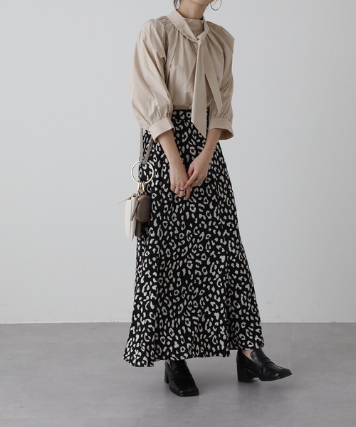 COLONY 2139(コロニートゥーワンスリーナイン)の「コットンボウタイブラウス(シャツ/ブラウス・レディース・オフホワイト/ベージュ/オレンジ・FREE)」の15枚目の写真