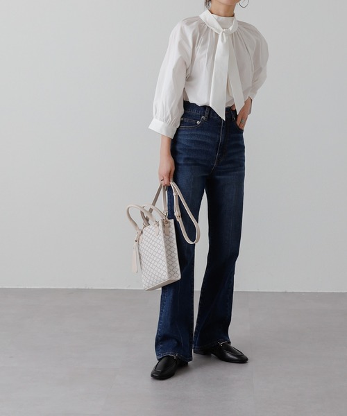 COLONY 2139(コロニートゥーワンスリーナイン)の「コットンボウタイブラウス(シャツ/ブラウス・レディース・オフホワイト/ベージュ/オレンジ・FREE)」の11枚目の写真