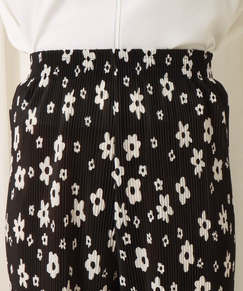libelle more（リベル モア）の「花プリントクリスタルプリーツパンツ（その他パンツ・レディース・ブラック/オフホワイト/グリーン・M/L）」の18枚目の写真