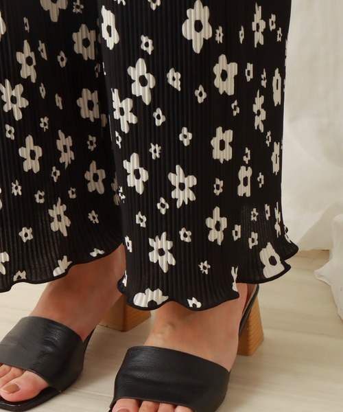 libelle more（リベル モア）の「花プリントクリスタルプリーツパンツ（その他パンツ・レディース・ブラック/オフホワイト/グリーン・M/L）」の19枚目の写真