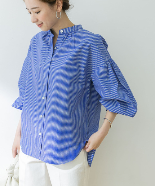 URBAN RESEARCH（アーバンリサーチ）の「ボリュームスリーブバンドカラーシャツ（シャツ/ブラウス・レディース・ホワイト/ネイビー/ストライプ・FREE）」の6枚目の写真