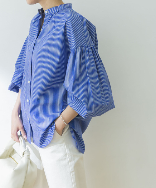 URBAN RESEARCH（アーバンリサーチ）の「ボリュームスリーブバンドカラーシャツ（シャツ/ブラウス・レディース・ホワイト/ネイビー/ストライプ・FREE）」の7枚目の写真