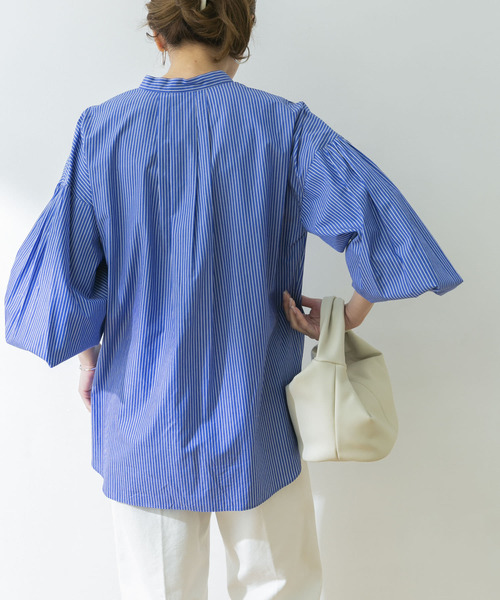 URBAN RESEARCH（アーバンリサーチ）の「ボリュームスリーブバンドカラーシャツ（シャツ/ブラウス・レディース・ホワイト/ネイビー/ストライプ・FREE）」の10枚目の写真