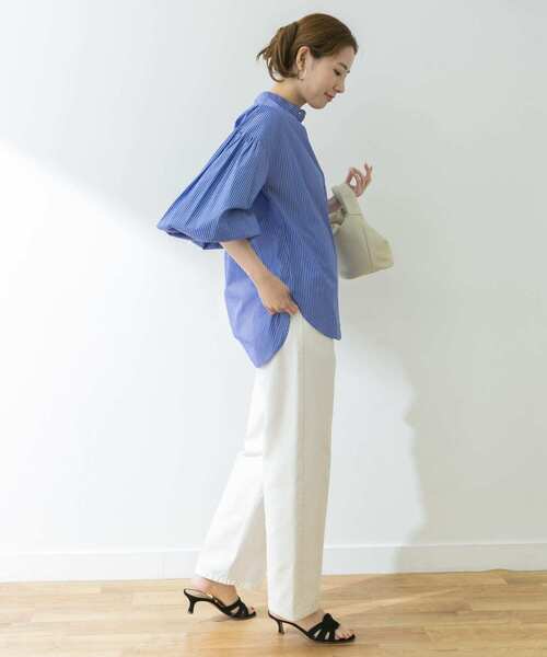 URBAN RESEARCH（アーバンリサーチ）の「ボリュームスリーブバンドカラーシャツ（シャツ/ブラウス・レディース・ホワイト/ネイビー/ストライプ・FREE）」の14枚目の写真