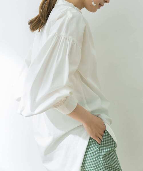 URBAN RESEARCH（アーバンリサーチ）の「ボリュームスリーブバンドカラーシャツ（シャツ/ブラウス・レディース・ホワイト/ネイビー/ストライプ・FREE）」の16枚目の写真