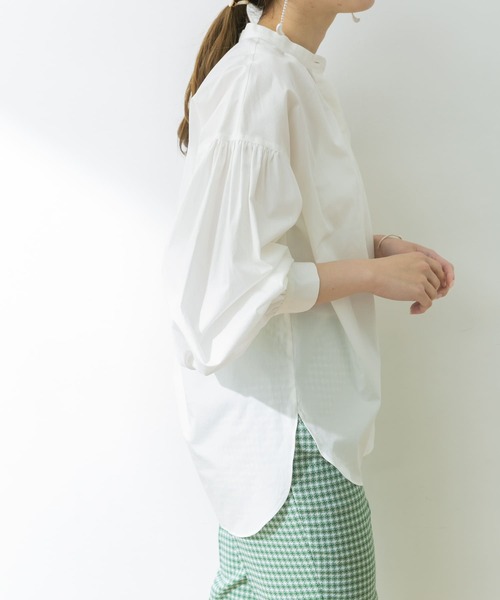 URBAN RESEARCH（アーバンリサーチ）の「ボリュームスリーブバンドカラーシャツ（シャツ/ブラウス・レディース・ホワイト/ネイビー/ストライプ・FREE）」の20枚目の写真