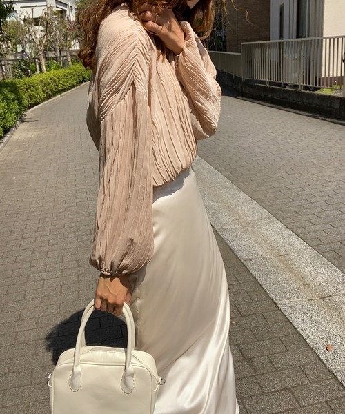 LAUIR(ラウアー)の「サテンライクマーメイドロングスカート(スカート・レディース・ブラック/グリーン/アイボリー/ゴールド系その他/ライラック・MEDIUM/LARGE)」の18枚目の写真