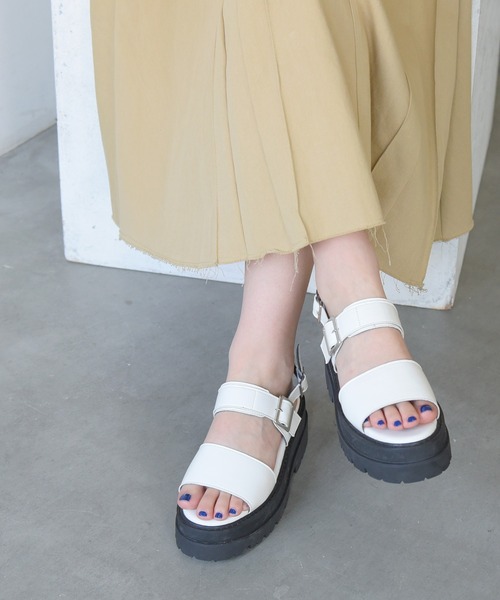 NOFALL（ノーフォール）の「厚底Wベルトストラップサンダル（サンダル・レディース・ホワイト/ブラック・LL/3L/S/M/L）」の2枚目の写真
