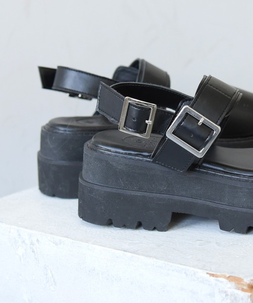 NOFALL（ノーフォール）の「厚底Wベルトストラップサンダル（サンダル・レディース・ホワイト/ブラック・LL/3L/S/M/L）」の5枚目の写真