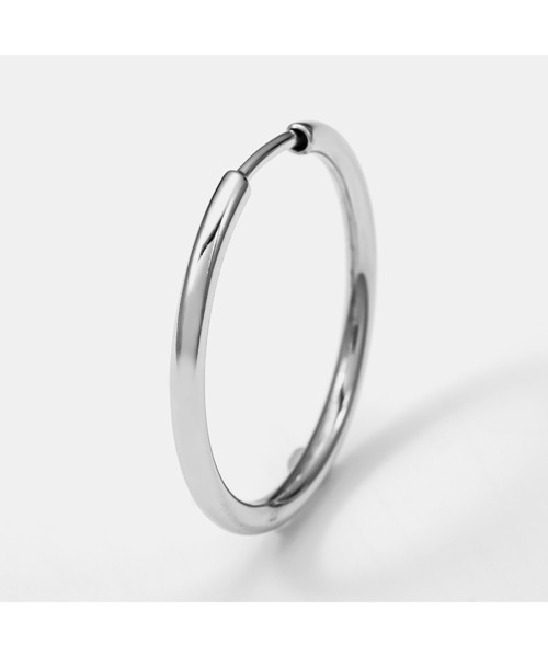 MARIA BLACK(マリアブラック)の「MARIA BLACK Senorita 20 Hoop Pierced Earring Pair Silver マリア ブラック セニョリータ フープ ペア シルバー ピアス(ピアス(両耳用)・レディース・シルバー・ONE SIZE)」の4枚目の写真