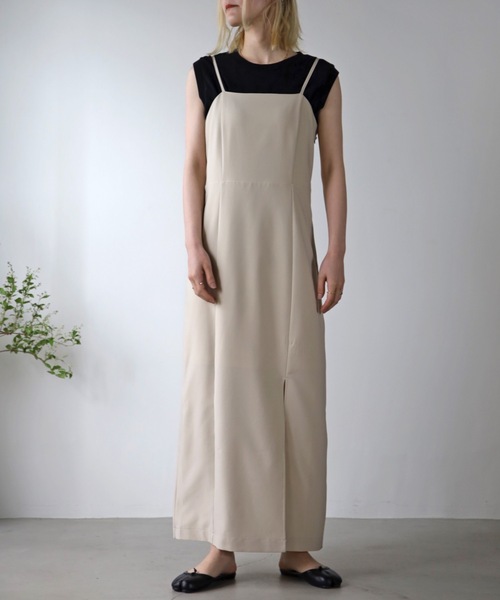 UNFIELD(アンフィールド)の「【UNFIELD】スリットキャミワンピース(ワンピース・レディース・ブラック/アイボリー・FREE)」の3枚目の写真