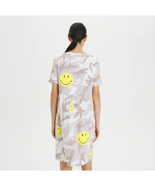 AIGLE（エーグル）の「SMILEY カモプリント ドレス（ワンピース・レディース・サンドベージュ・S/M）」の4枚目の写真