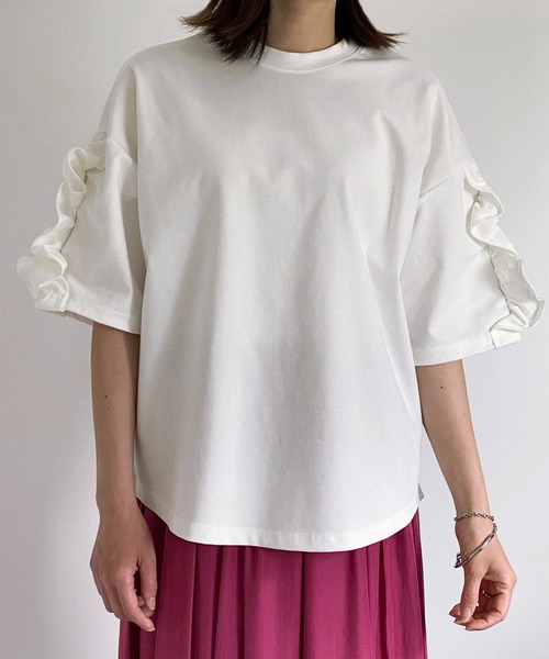 ottilie(オティーリエ)の「袖フリルプルオーバー(Tシャツ/カットソー・レディース・ブラック/ベージュ/オフホワイト・FREE)」の6枚目の写真