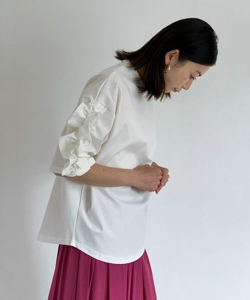 ottilie(オティーリエ)の「袖フリルプルオーバー(Tシャツ/カットソー・レディース・ブラック/ベージュ/オフホワイト・FREE)」の9枚目の写真