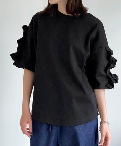 ottilie(オティーリエ)の「袖フリルプルオーバー(Tシャツ/カットソー・レディース・ブラック/ベージュ/オフホワイト・FREE)」の11枚目の写真