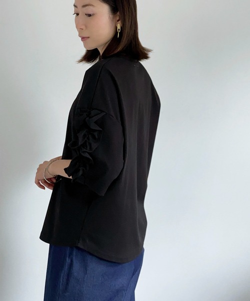 ottilie(オティーリエ)の「袖フリルプルオーバー(Tシャツ/カットソー・レディース・ブラック/ベージュ/オフホワイト・FREE)」の13枚目の写真