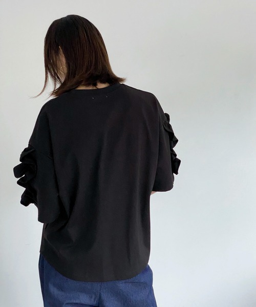 ottilie(オティーリエ)の「袖フリルプルオーバー(Tシャツ/カットソー・レディース・ブラック/ベージュ/オフホワイト・FREE)」の15枚目の写真