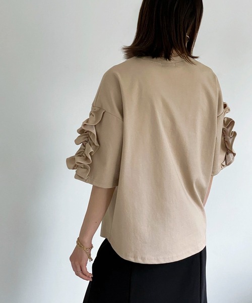 ottilie(オティーリエ)の「袖フリルプルオーバー(Tシャツ/カットソー・レディース・ブラック/ベージュ/オフホワイト・FREE)」の20枚目の写真