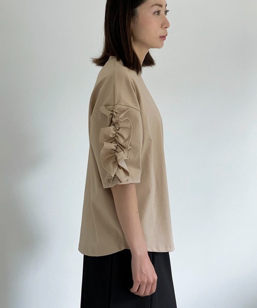 ottilie(オティーリエ)の「袖フリルプルオーバー(Tシャツ/カットソー・レディース・ブラック/ベージュ/オフホワイト・FREE)」の19枚目の写真
