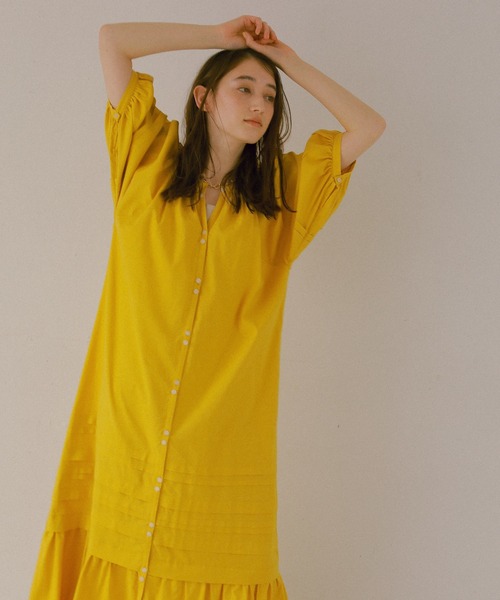 ReNorm（リノーム）の「ボリュームスリーブシャツワンピース（シャツワンピース・レディース・ネイビー/イエロー/ホワイト×グリーン/ネイビー×ホワイト/オフホワイト・フリー）」の8枚目の写真