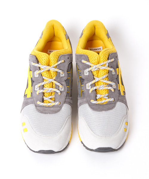 ASICS スニーカー グレー/イエロー ベルクロストラップ