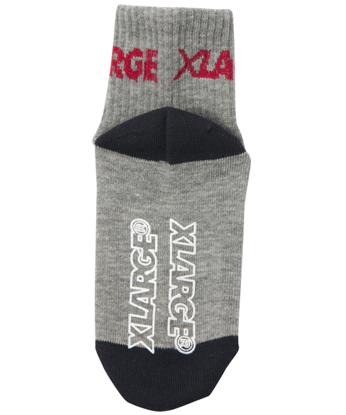 XLARGE KIDS（エクストララージキッズ）の「QUARTER SOCKS LOGO（ソックス/靴下・キッズ・ブラック/アッシュ・MEDIUM/LARGE）」の4枚目の写真