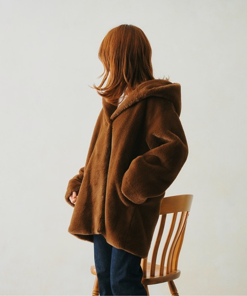Chez toi(シェトワ)の「【WEB限定】フード付きフェイクファーコート(その他アウター・レディース・ブラウン/ピンク/ライトベージュ・FREE)」の18枚目の写真
