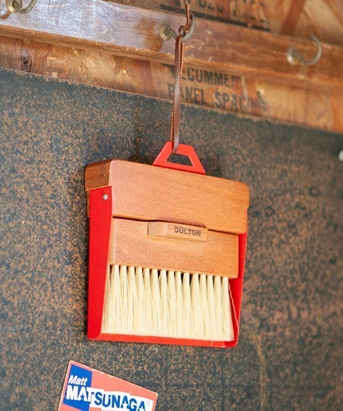 DULTON（ダルトン）の「DUSTPAN AND BRUSH/ダストパン アンド ブラシ（掃除グッズ）」 WEAR