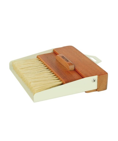 DULTON（ダルトン）の「DUSTPAN AND BRUSH/ほうき&ちりとりセット（掃除グッズ・メンズ・レッド/アイボリー/シルバー・FREE）」の10枚目の写真