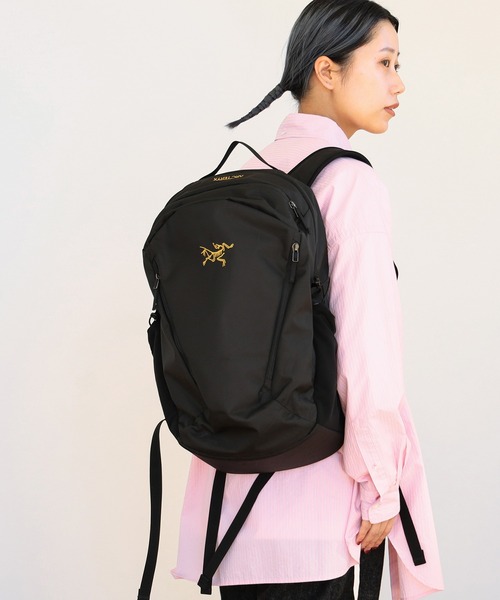 ARC'TERYX(アークテリクス)の「ARC’TERYX / MANTIS 26 BACKPACK(バックパック/リュック・レディース・ブラック/ブラック系その他4/ベージュ/チャコールグレー・ONE SIZE)」の13枚目の写真