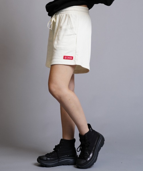 PUMA(プーマ)の「PUMA/プーマ × COCA-COLAコラボ ルーズシルエット/無地スウェットショートパンツ 53616797(その他パンツ・レディース・ホワイト・M)」の3枚目の写真